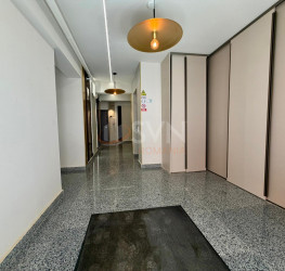 Apartament, 1 room with underground parking included Bucuresti/Pipera