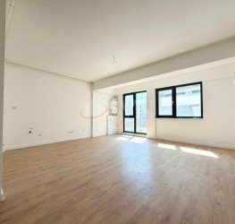 Apartament, 1 room with underground parking included Bucuresti/Pipera