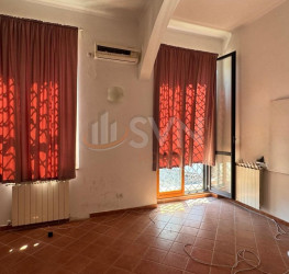 Apartament, 15 rooms, 300 mp Bucuresti/P-ta Unirii