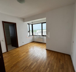 Apartament, 2 camere cu loc parcare exterior inclus Bucuresti/Baneasa
