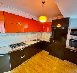 Apartament, 2 camere cu loc parcare subteran inclus Bucuresti/Arcul De Triumf