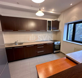 Apartament, 2 rooms with outdoor parking included Bucuresti/Iancu Nicolae