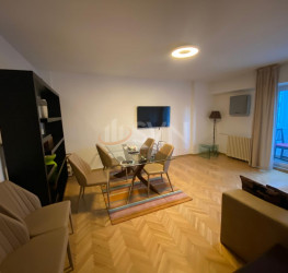 Apartament, 2 rooms with outdoor parking included Bucuresti/P-ta Victoriei