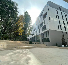 Apartament, 2 rooms with underground parking included Bucuresti/Herastrau