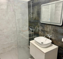 Apartament, 2 rooms with underground parking included Bucuresti/Herastrau