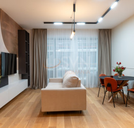 Apartament, 2 rooms with underground parking included Bucuresti/Herastrau