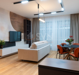 Apartament, 2 rooms with underground parking included Bucuresti/Herastrau