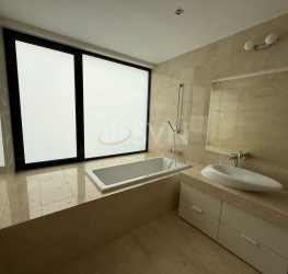 Apartament, 2 rooms with underground parking included Bucuresti/Primaverii