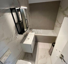 Apartament, 2 rooms with underground parking included Bucuresti/Straulesti