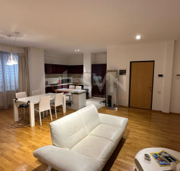 Apartament, 3 camere, 109 mp Bucuresti/Herastrau