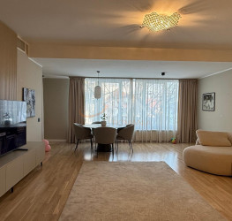 Apartament, 3 camere, 115 mp Bucuresti/Herastrau