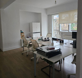Apartament, 3 camere, 130 mp Bucuresti/Primaverii
