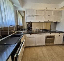Apartament, 3 camere, 140 mp Bucuresti/Primaverii