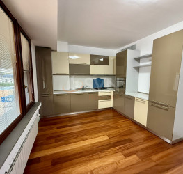 Apartament, 3 camere, 151.34 mp Bucuresti/Aviatorilor