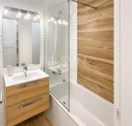 Apartament, 3 camere, 70 mp Bucuresti/Victoriei