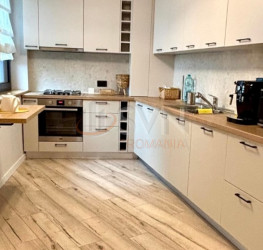 Apartament, 3 camere, 93 mp Bucuresti/P-ta Romana