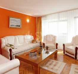 Apartament, 3 camere cu loc parcare exterior inclus Bucuresti/Victoriei