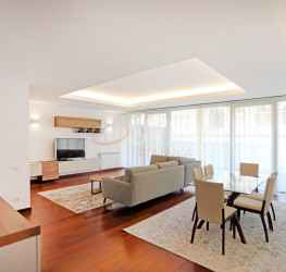 Apartament, 3 camere cu loc parcare exterior inclus Bucuresti/Primaverii