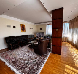 Apartament, 3 camere cu loc parcare exterior inclus Bucuresti/Primaverii