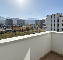 Apartament, 3 camere cu loc parcare exterior inclus Brasov/Noua