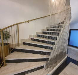 Apartament, 3 camere cu loc parcare exterior inclus Bucuresti/Calea Victoriei