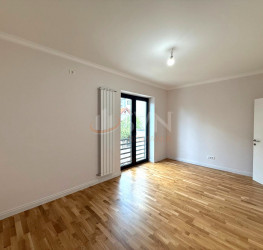Apartament, 3 camere cu loc parcare exterior inclus Bucuresti/Tei