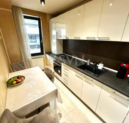 Apartament, 3 camere cu loc parcare exterior inclus Bucuresti/Brancoveanu