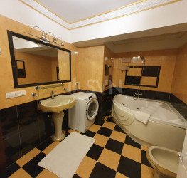 Apartament, 3 camere cu loc parcare exterior inclus Bucuresti/Aviatiei