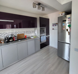 Apartament, 3 camere cu loc parcare exterior inclus Bucuresti/Ozana