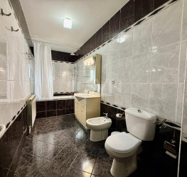 Apartament, 3 camere cu loc parcare exterior inclus Bucuresti/Baneasa