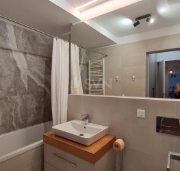 Apartament, 3 camere cu loc parcare exterior inclus Bucuresti/Aviatiei