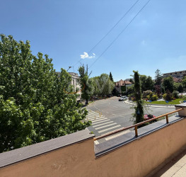 Apartament, 3 camere cu loc parcare exterior inclus Bucuresti/Domenii