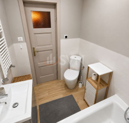 Apartament, 3 camere cu loc parcare exterior inclus Bucuresti/Primaverii