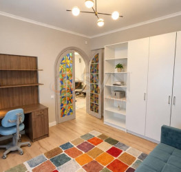 Apartament, 3 camere cu loc parcare exterior inclus Bucuresti/Primaverii