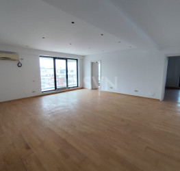 Apartament, 3 camere cu loc parcare subteran inclus Bucuresti/Herastrau