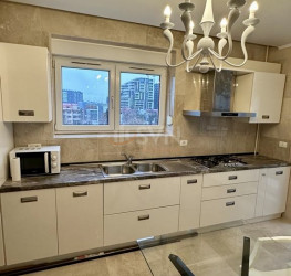 Apartament, 3 camere cu loc parcare subteran inclus Bucuresti/Herastrau