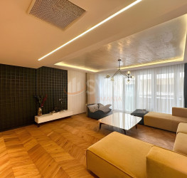 Apartament, 3 camere cu loc parcare subteran inclus Bucuresti/Herastrau