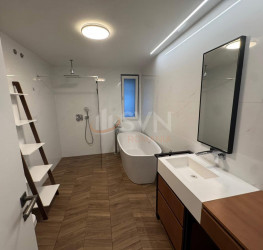 Apartament, 3 camere cu loc parcare subteran inclus Bucuresti/Herastrau