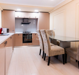 Apartament, 3 camere cu loc parcare subteran inclus Bucuresti/Herastrau