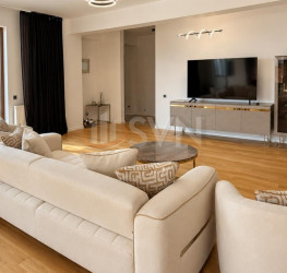 Apartament, 3 camere cu loc parcare subteran inclus Bucuresti/Herastrau