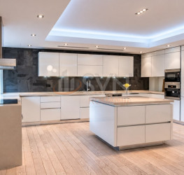 Apartament, 3 rooms, 215 mp Bucuresti/Herastrau