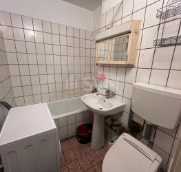 Apartament, 3 rooms, 68 mp Bucuresti/Victoriei