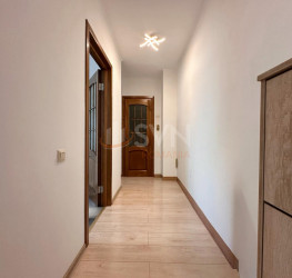 Apartament, 3 rooms, 70 mp Bucuresti/P-ta Victoriei