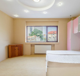 Apartament, 3 rooms, 89 mp Bucuresti/P-ta Unirii