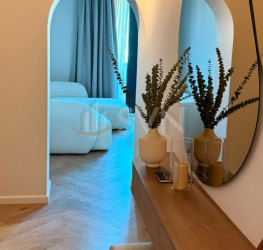 Apartament, 3 rooms, 93 mp Bucuresti/P-ta Unirii