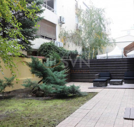 Apartament, 3 rooms with outdoor parking included Bucuresti/Herastrau