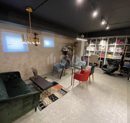 Apartament, 3 rooms with outdoor parking included Bucuresti/Domenii