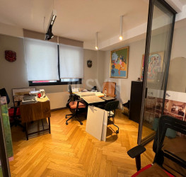 Apartament, 3 rooms with outdoor parking included Bucuresti/Domenii