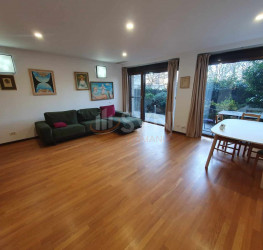Apartament, 3 rooms with outdoor parking included Bucuresti/Floreasca