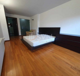 Apartament, 3 rooms with outdoor parking included Bucuresti/Floreasca